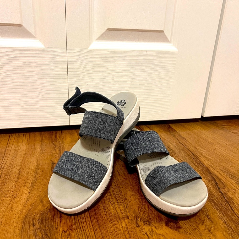 CLARKS blue sandals women’s 8.5